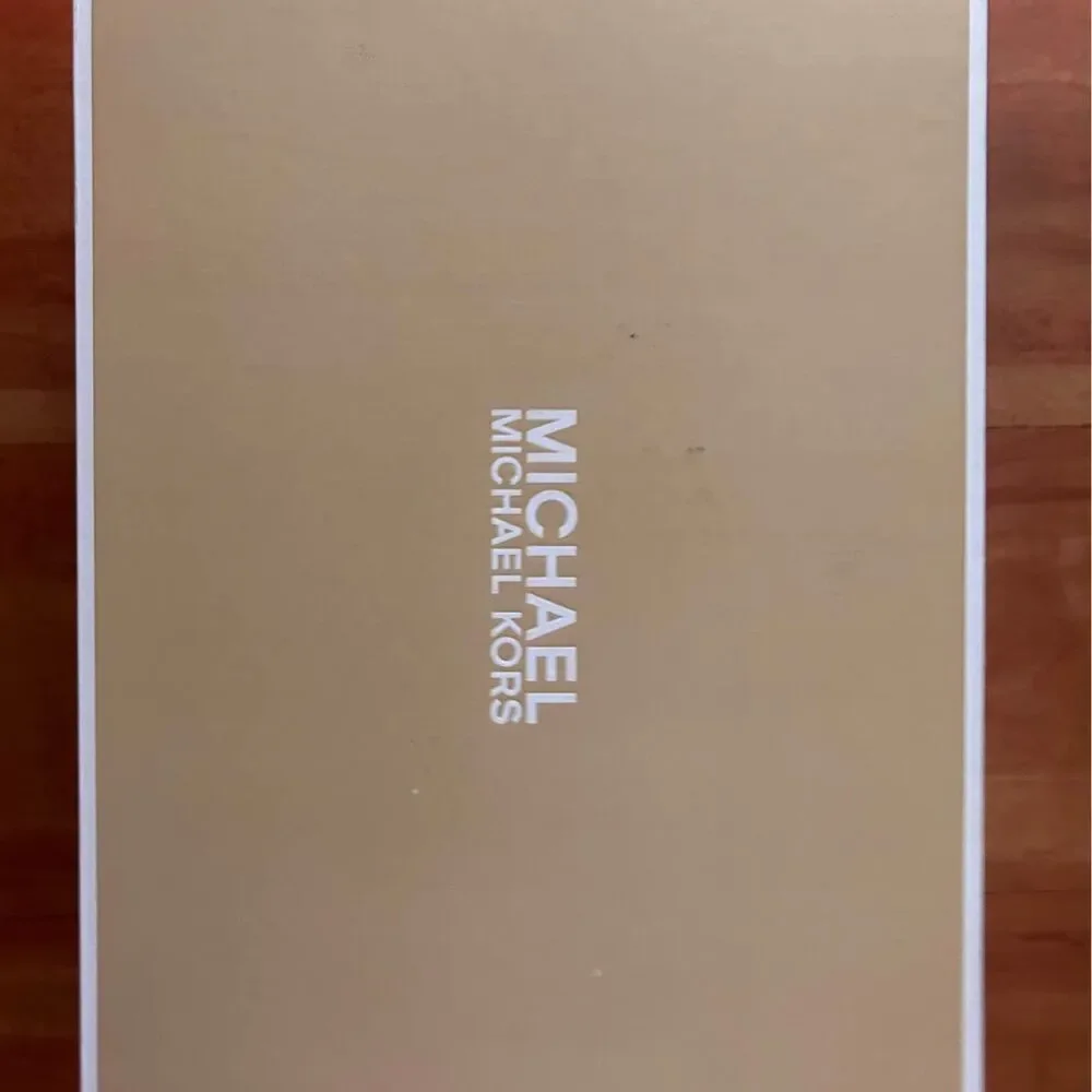 New in the box! Michael Kors Silver Heel Sandels - Picture 2 of 5